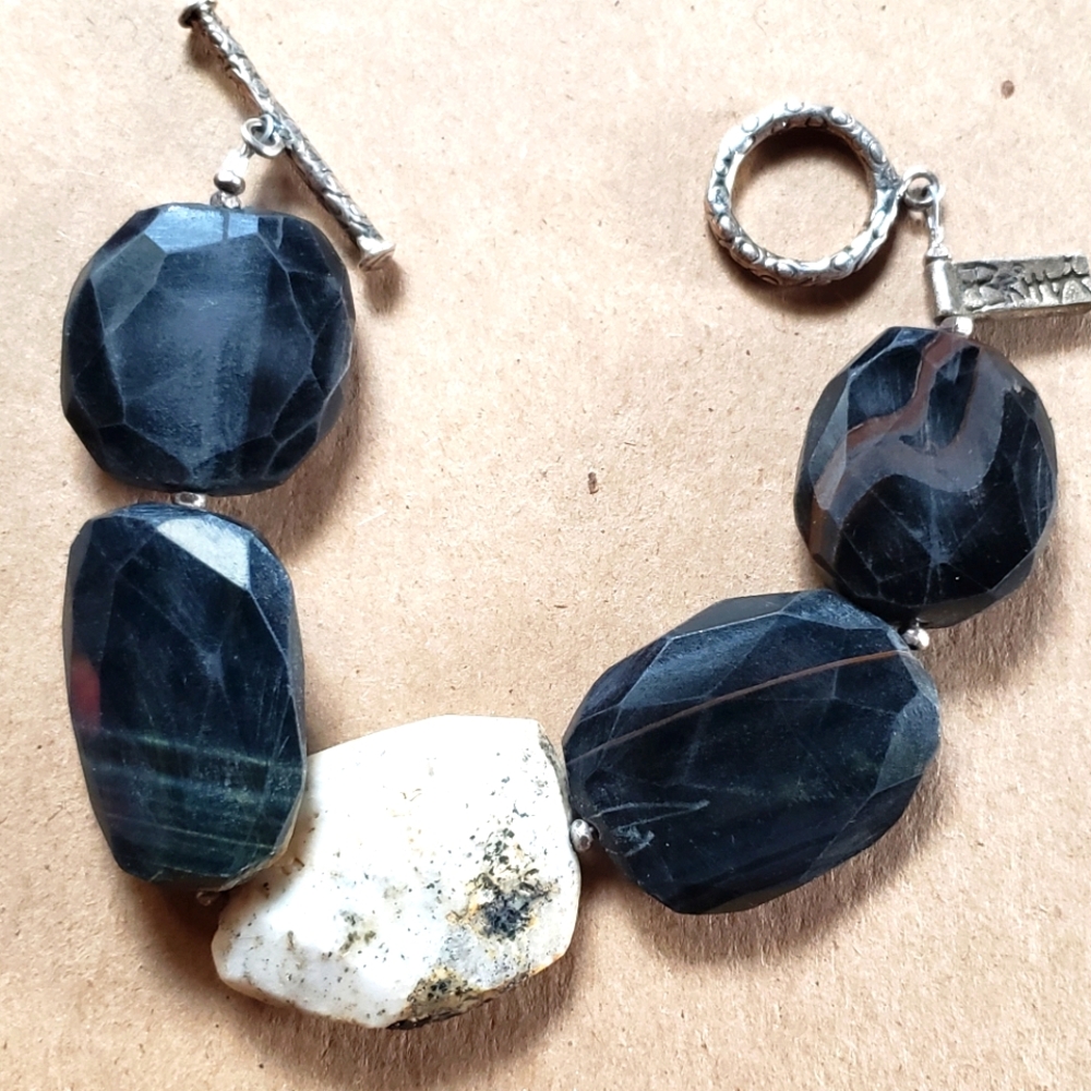 Black tiger eye? 925 toggle bracelet